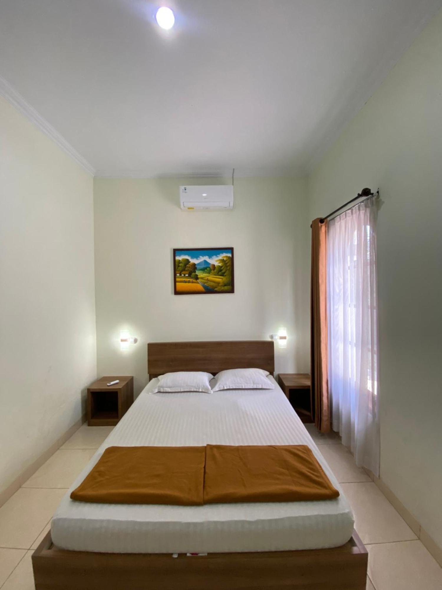 Adiputra Guesthouse 2 By Homiq Ngabean Extérieur photo